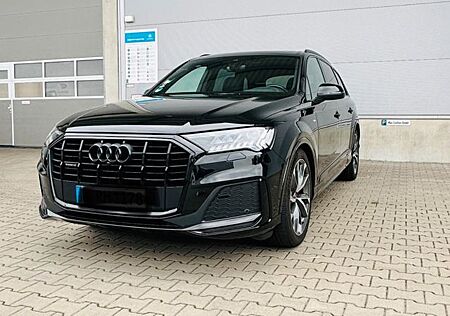 Audi Q7 TDI qua. S-line, Competition Plus!Black, Pano