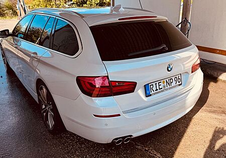 BMW 520d Touring Luxury Line Ausstattung!!