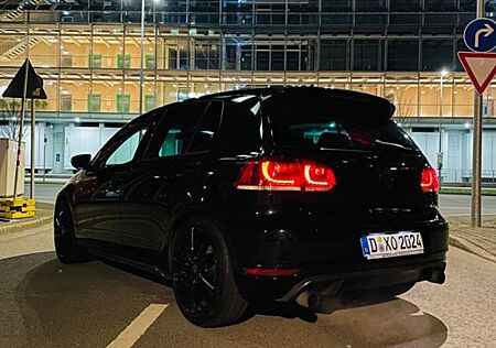 VW Golf Volkswagen GTI 2.0