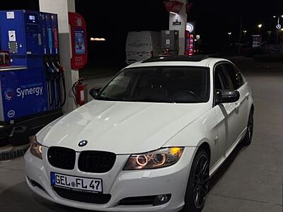 BMW 320i -