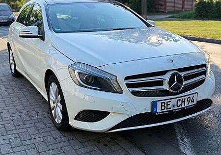 Mercedes-Benz A 180 A180 | 07/2014 | 122 PS | Panorama