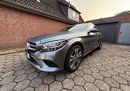 Mercedes-Benz C 300 de T Autom. Burmester AHK HUD SITZKÜ.