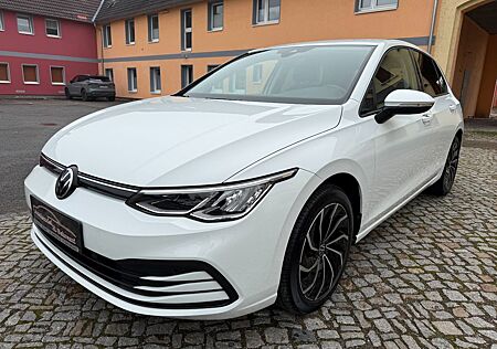 VW Golf Volkswagen VIII 1.5 TSI Life LED Navi PDC CarPlay 17"
