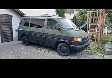 VW T4 Caravelle Volkswagen 2,5-l-Diesel TDI 65kW Standard