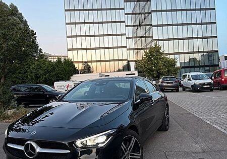 Mercedes-Benz CLA 250 DCT -