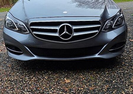 Mercedes-Benz E 220 BlueTEC 4MATIC T AVANTGARDE Autom. AVA...