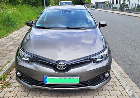 Toyota Auris Team Deutschland 1,2-l-Turbo S/S Team ...