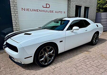 Dodge Challenger 5.7 V8 HEMI Super Track Pack