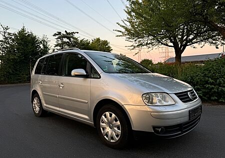 VW Touran Volkswagen Highline 7-Sitze/TÜV 11-2026