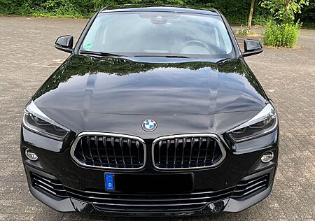 BMW X2 sDrive18i Advantage, Automatik, AHK