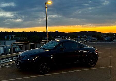 Audi TT Coupe 1.8T -