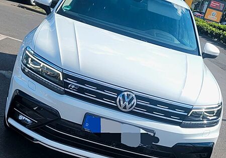 VW Tiguan Volkswagen 4M R-line STHZ DCC AHK Pano 360°