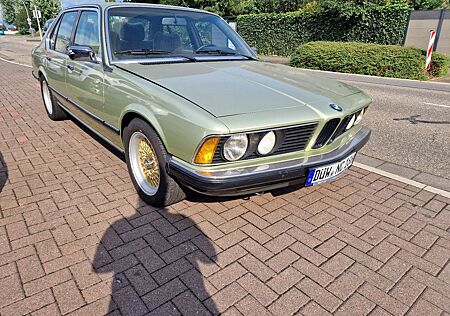 BMW 735 733