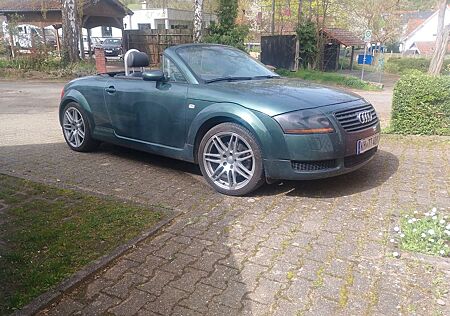 Audi TT Roadster 1.8T quattro 132 kW -