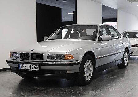 BMW 740i A -