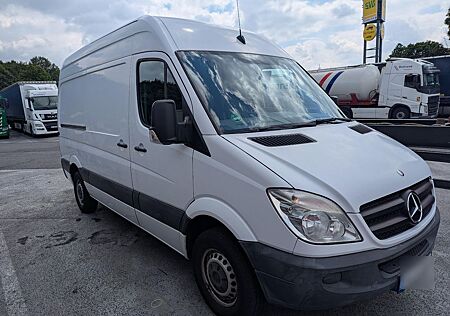 Mercedes-Benz Sprinter 906 211 L2H2 80KW