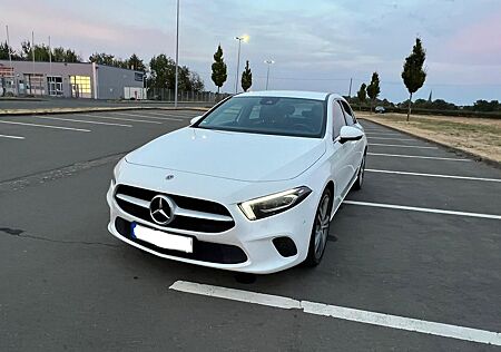 Mercedes-Benz A 180 Scheckheft, MBGarantie ,Kamera, Ambiente, totwin