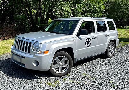 Jeep Patriot 2.4 mit frischem Motorraum