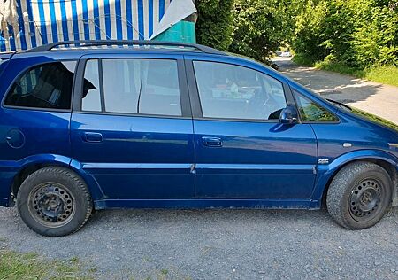 Opel Zafira 2.2 16V OPC