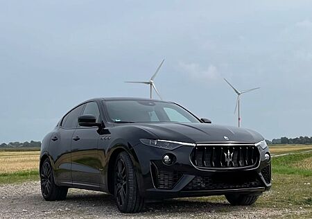 Maserati Levante Benzin 3.0 B&W GRANSPORT Nerissimo