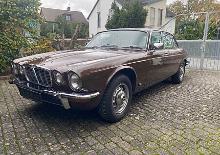 Jaguar XJ6