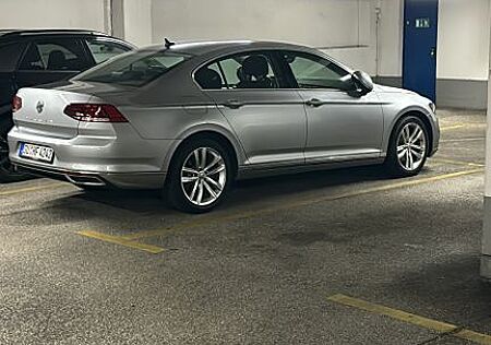 VW Passat Volkswagen 1.5 TSI OPF DSG Elegance Elegance