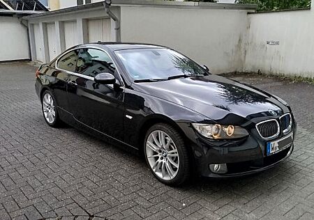 BMW 325i Coupé, Leder, Navi, Xenon, Saphirschwarz