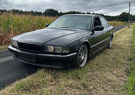 BMW 735i