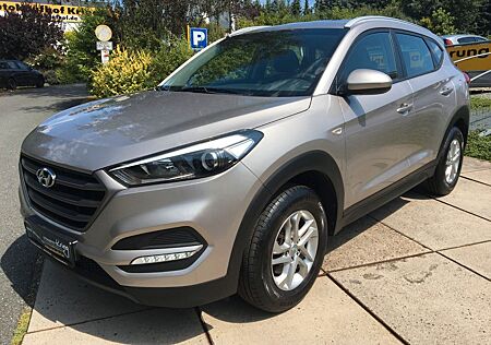 Hyundai Tucson blue Classic 2WD, Navi, Rückfahrkamera,..