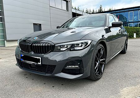 BMW 320i xDrive Automatik M Sport Extended Shadow