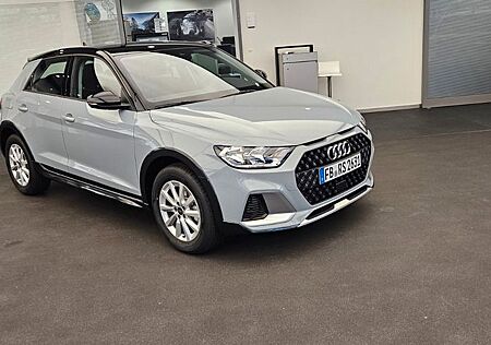 Audi A1 30 TFSI S tronic allstreet allstreet