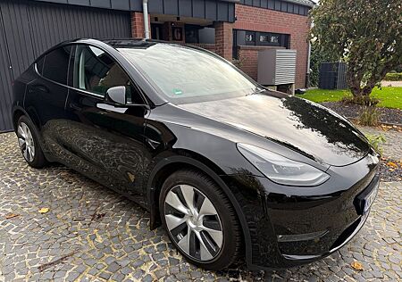 Tesla Model Y Long Range Dual Motor AWD (wie neu!)