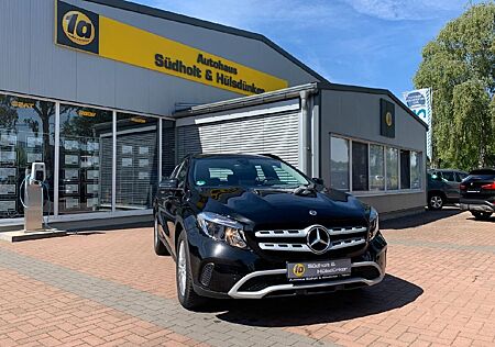 Mercedes-Benz GLA 180 NAV-RKF-LMF-SHZ-Keyless-Klima-Allwetter