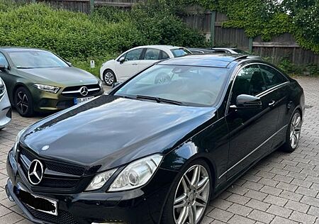 Mercedes-Benz E 350 Coupé CDI BlueEFFICIENCY AVANTG....