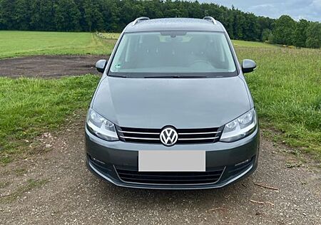 VW Sharan Volkswagen 2.0 TDI SCR DSG BMT Comfortline Comfo...