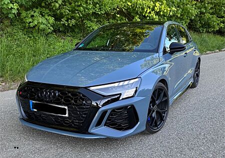 Audi RS3 Sportback+RS-AGA+HUD+Matrix+290kmh+Pano+B&O