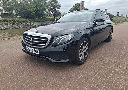 Mercedes-Benz E 220 d T Autom. -