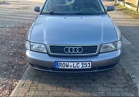 Audi A4 1.6 -