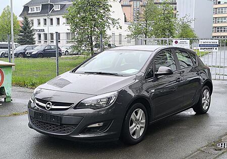 Opel Astra J Lim. 5-trg. Active