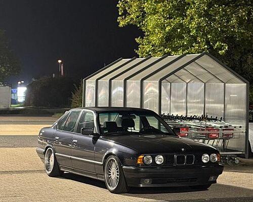 BMW E34 520i 6 Zylinder Limousine TÜV neu 8fach