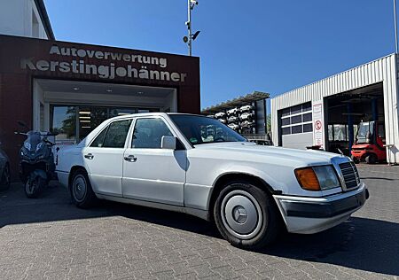 Mercedes-Benz E 230