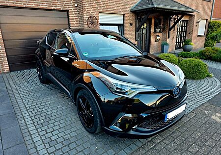 Toyota C-HR 1.8-l-VVTi Hybrid Team Deutschland Team...