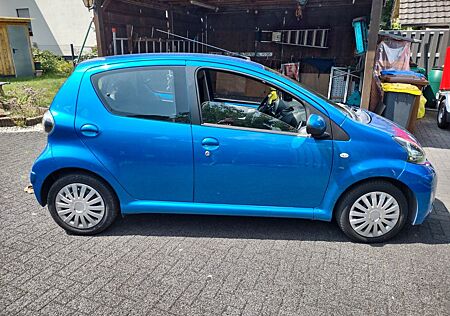 Toyota Aygo (X) Aygo (X) 1,0-l-VVT-i Cool Cool