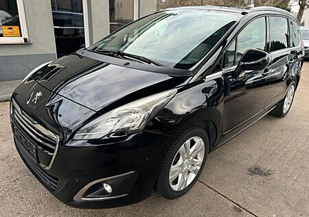 Peugeot 5008 Allure Panorama Navi 7Sitzer Head up