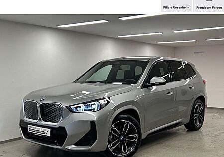 BMW iX1 xDrive30 M Sportpaket Head-Up PA. Plus Drivi