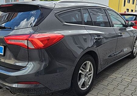 Ford Focus Turnier 1.5 Automatik ACC Kamera Totwinkel