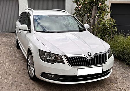 Skoda Superb 2.0 TDI DSG Exclusive Combi Exclusive