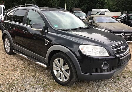 Chevrolet Captiva 3.2 4WD 7Sitzer*Leder*Kamera*Schiebedach