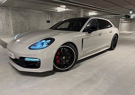Porsche Panamera GTS Sport Turismo Kreide InnoDrive 360