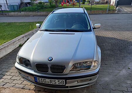 BMW 330i touring Lederausstattung, Xenon etc.